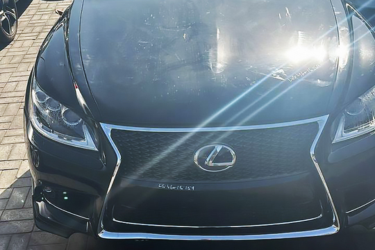 Lexus Half Cut Black